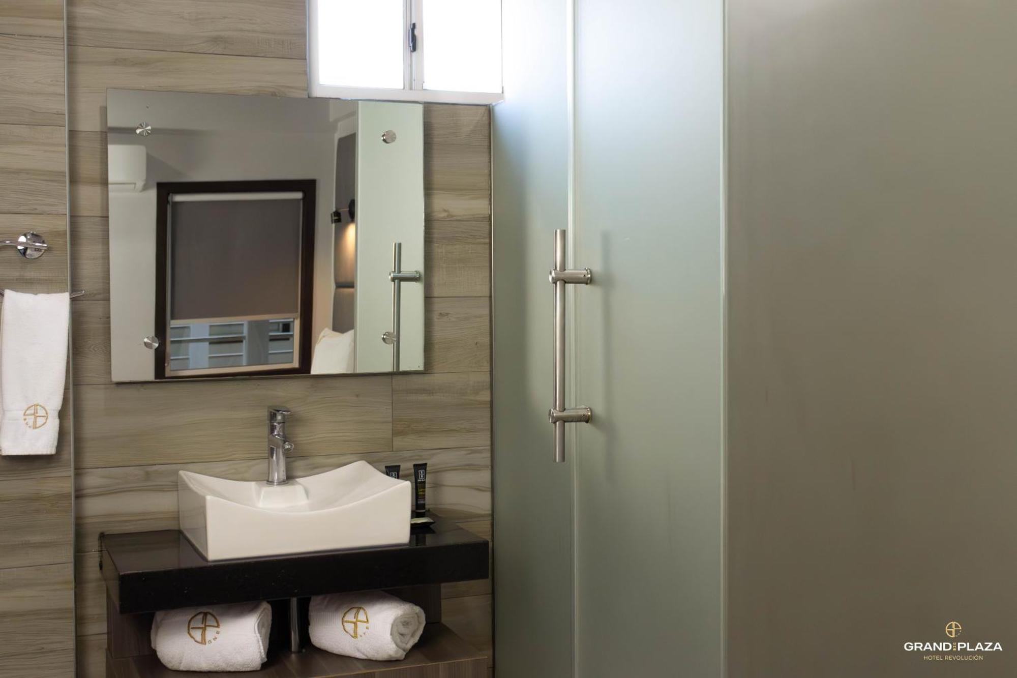 Hotel Grand One Plaza Tijuana Eksteriør bilde