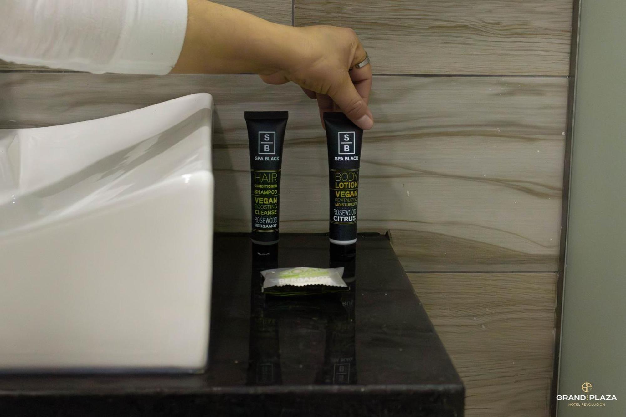 Hotel Grand One Plaza Tijuana Eksteriør bilde